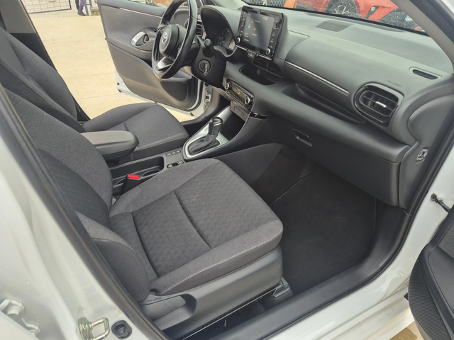 Toyota Yaris КАМЕРА 1, 5 Hybrid А/Т в Гаранция - автомобили, коли, обяви за нови и употребявани 8