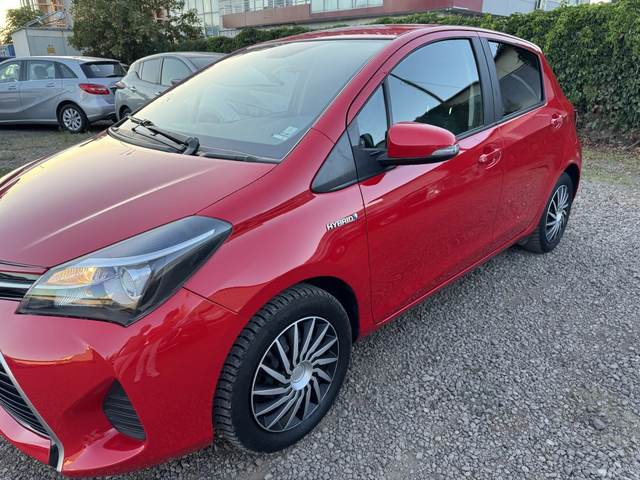 Toyota Yaris 1.5i Hybrid - автомобили, коли, обяви за нови и употребявани 1