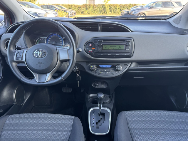 Toyota Yaris 1.5i Hybrid - автомобили, коли, обяви за нови и употребявани 9