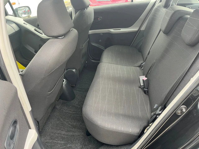 Toyota Yaris 1.0 - автомобили, коли, обяви за нови и употребявани 10