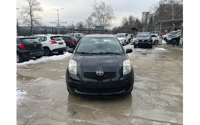Toyota Yaris 1.0 - автомобили, коли, обяви за нови и употребявани 11