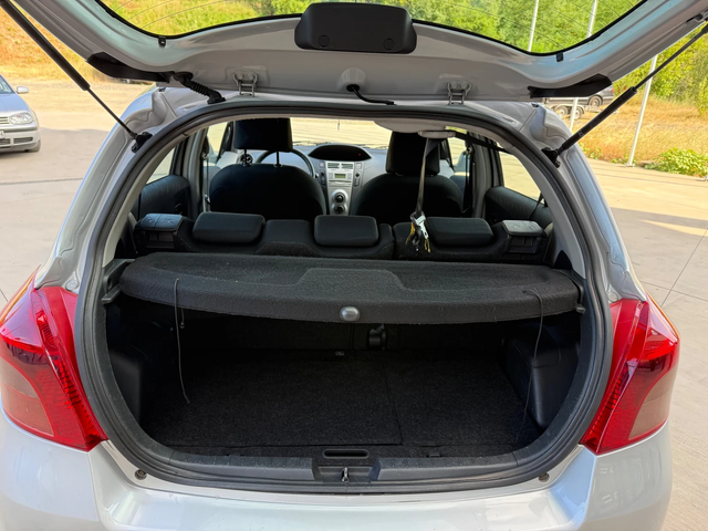 Toyota Yaris - автомобили, коли, обяви за нови и употребявани 12