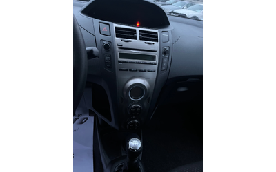 Toyota Yaris 1.4d4d-90-FEIS-ITALIA - автомобили, коли, обяви за нови и употребявани 12