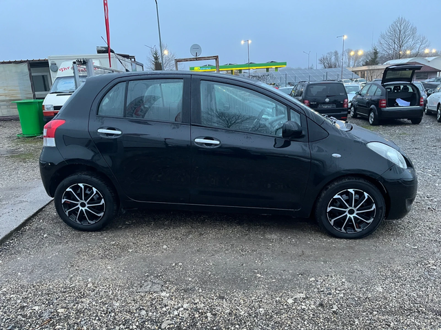 Toyota Yaris 1.4d4d-90-FEIS-ITALIA - автомобили, коли, обяви за нови и употребявани 3