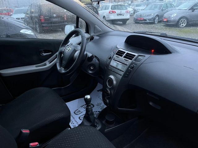 Toyota Yaris 1.4d4d-90-FEIS-ITALIA - автомобили, коли, обяви за нови и употребявани 4