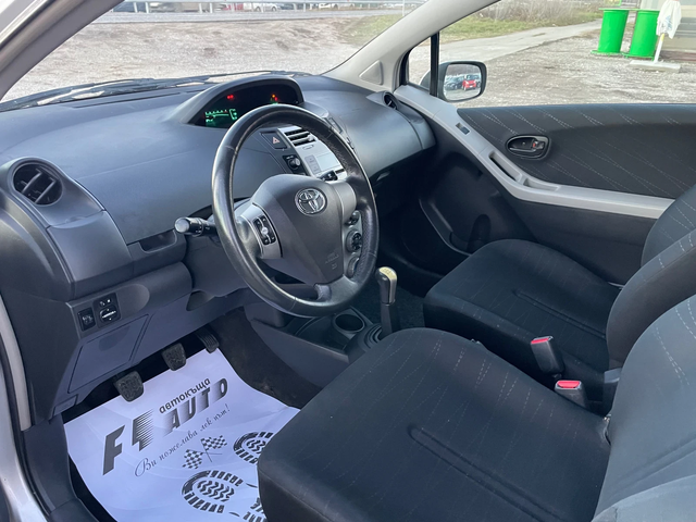 Toyota Yaris 1.3VVTI-KLIMA-ITALIA - автомобили, коли, обяви за нови и употребявани 10