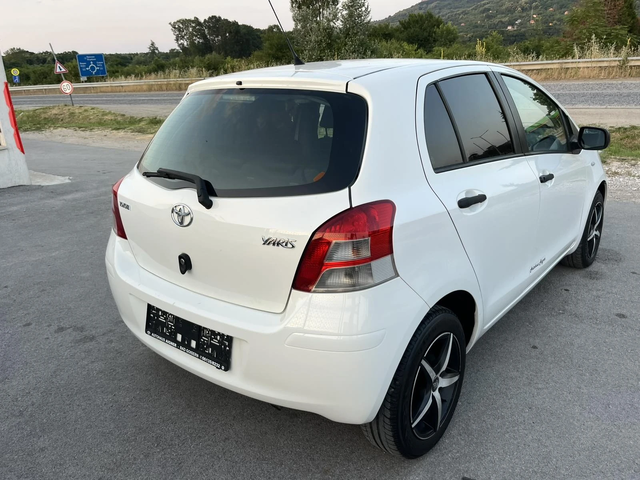 Toyota Yaris FACE 70кс EURO 4 КЛИМАТИК - автомобили, коли, обяви за нови и употребявани 3