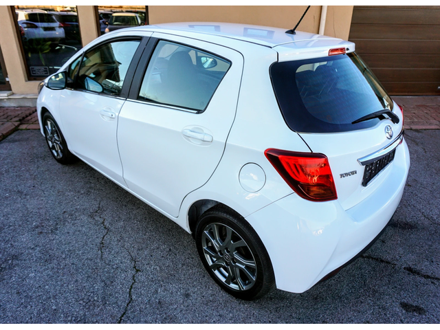 Toyota Yaris 1.3i ACTIVE - автомобили, коли, обяви за нови и употребявани 3