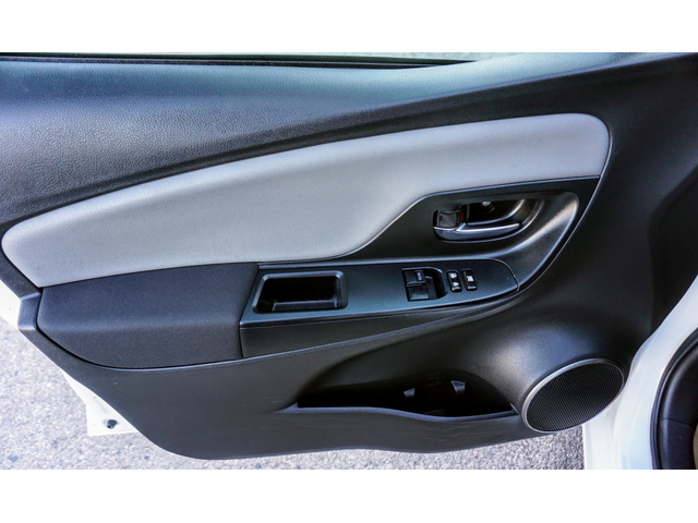 Toyota Yaris 1.3i ACTIVE - автомобили, коли, обяви за нови и употребявани 4