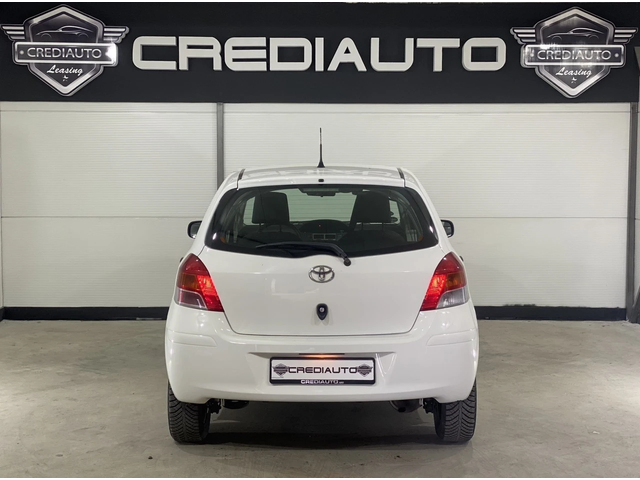 Toyota Yaris 1.0 - автомобили, коли, обяви за нови и употребявани 4