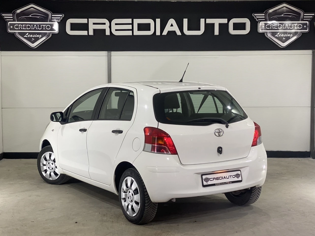 Toyota Yaris 1.0 - автомобили, коли, обяви за нови и употребявани 5