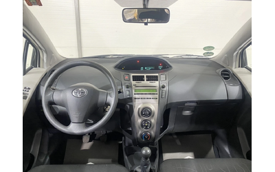 Toyota Yaris 1.0 - автомобили, коли, обяви за нови и употребявани 6