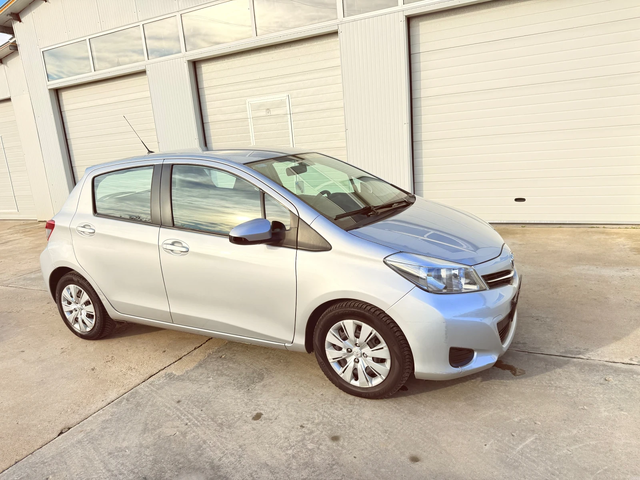 Toyota Yaris 1.4d4d * 150 000km* NAVI* UNIKAT* - автомобили, коли, обяви за нови и употребявани 12