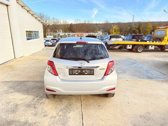 Toyota Yaris 1.4d4d * 150 000km* NAVI* UNIKAT* - автомобили, коли, обяви за нови и употребявани 5