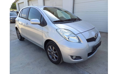 Toyota Yaris 1.3vvt-i 101k* FACE* UNIKAT* - автомобили, коли, обяви за нови и употребявани 10