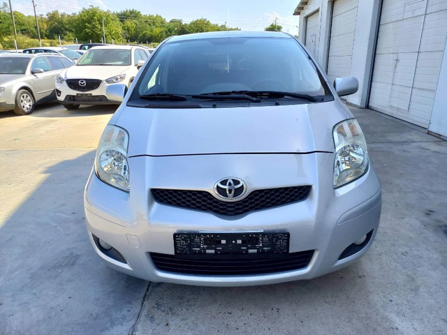 Toyota Yaris 1.3vvt-i 101k* FACE* UNIKAT* - автомобили, коли, обяви за нови и употребявани 9