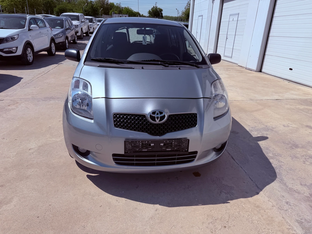 Toyota Yaris 1.3vvt-i 87k.c UNIKAT - автомобили, коли, обяви за нови и употребявани 10