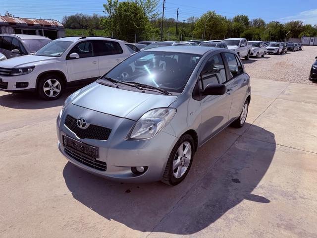 Toyota Yaris 1.3vvt-i 87k.c UNIKAT - автомобили, коли, обяви за нови и употребявани 1