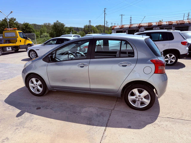 Toyota Yaris 1.3vvt-i 87k.c UNIKAT - автомобили, коли, обяви за нови и употребявани 3