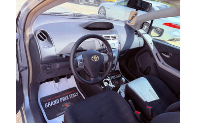 Toyota Yaris 1.3vvt-i 87k.c UNIKAT - автомобили, коли, обяви за нови и употребявани 6