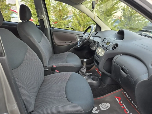 Toyota Yaris 1.3vvti-87кс= 154.000км= КЛИМАТИК - автомобили, коли, обяви за нови и употребявани 14