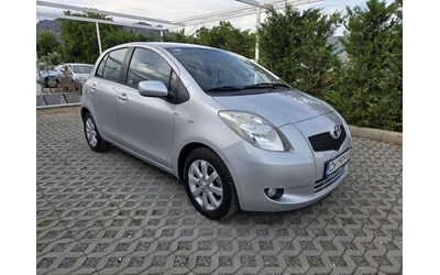 toyota-yaris - 1