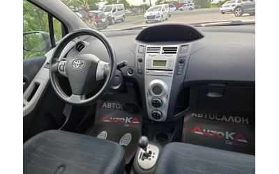 Toyota Yaris 1.4D4D-90кс= АВТОМАТ= КЛИМАТРОНИК= KEYLESS - автомобили, коли, обяви за нови и употребявани 12