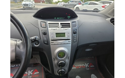 Toyota Yaris 1.4D4D-90кс= АВТОМАТ= КЛИМАТРОНИК= KEYLESS - автомобили, коли, обяви за нови и употребявани 15