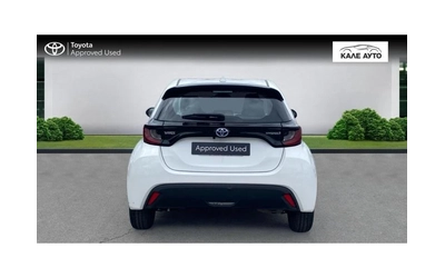 Toyota Yaris 1.5 HEV - автомобили, коли, обяви за нови и употребявани 6