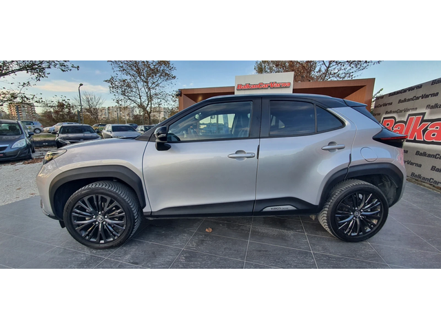 Toyota Yaris Cross 1.5 HYBRID 4WD BI-COLOR Гаранция - автомобили, коли, обяви за нови и употребявани 2