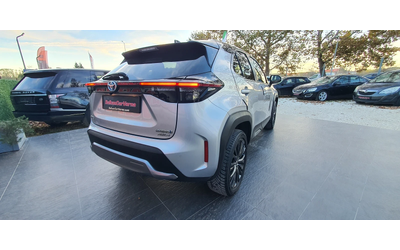 Toyota Yaris Cross 1.5 HYBRID 4WD BI-COLOR Гаранция - автомобили, коли, обяви за нови и употребявани 6