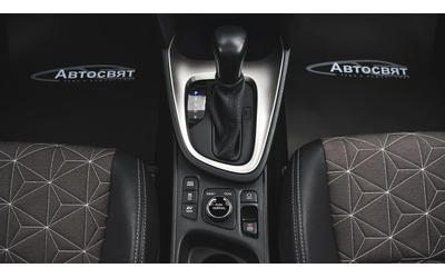 Toyota Yaris Cross 1.5 Hybrid Chic 4x4 Automatic - автомобили, коли, обяви за нови и употребявани 11