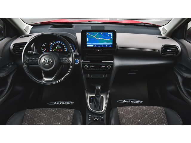 Toyota Yaris Cross 1.5 Hybrid Chic 4x4 Automatic - автомобили, коли, обяви за нови и употребявани 7
