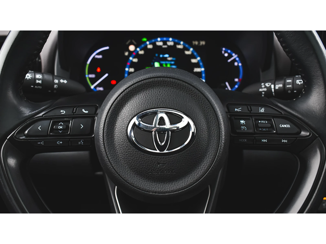 Toyota Yaris Cross 1.5 Hybrid Chic 4x4 Automatic - автомобили, коли, обяви за нови и употребявани 9