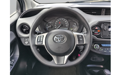 Toyota YARIS HYBRID 1.5E / 75HP EAT E6 - автомобили, коли, обяви за нови и употребявани 9