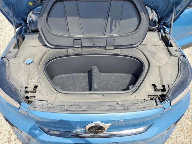Volvo C40 RECHARGE ULTIMATE* AWD* P8 - автомобили, коли, обяви за нови и употребявани 11