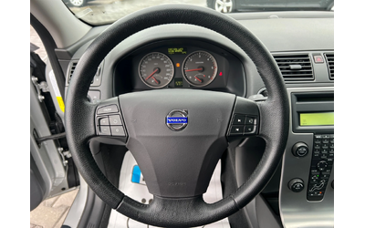 Volvo S40 - автомобили, коли, обяви за нови и употребявани 12