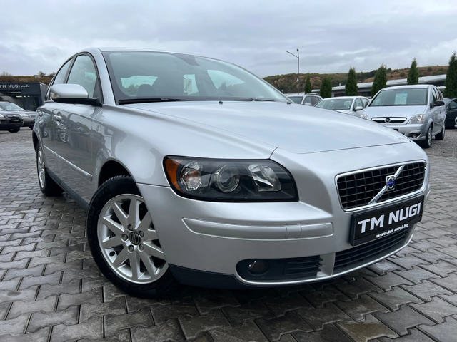 Volvo S40 - автомобили, коли, обяви за нови и употребявани 1