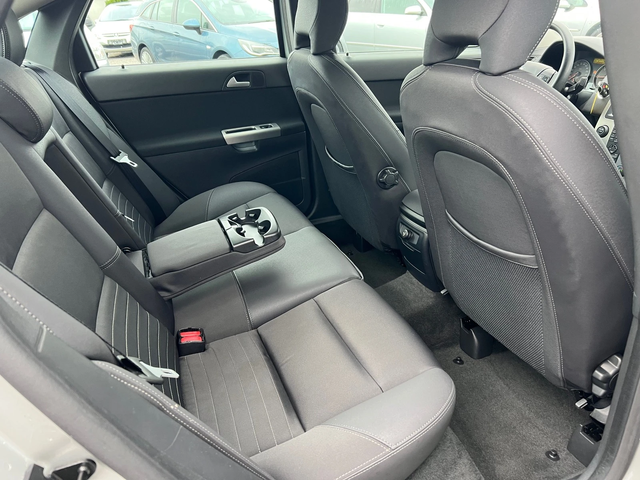 Volvo S40 - автомобили, коли, обяви за нови и употребявани 6