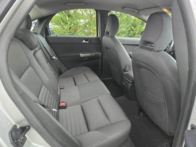 Volvo S40 1.6D-109кс= 170.000км= АВТОПИЛОТ - автомобили, коли, обяви за нови и употребявани 13