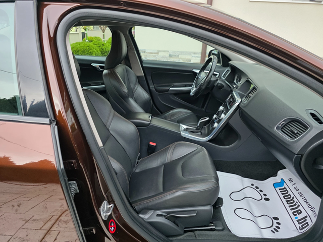 Volvo S60 2.4 D CROSS COUNTRY AWD KATO HOBA - автомобили, коли, обяви за нови и употребявани 13