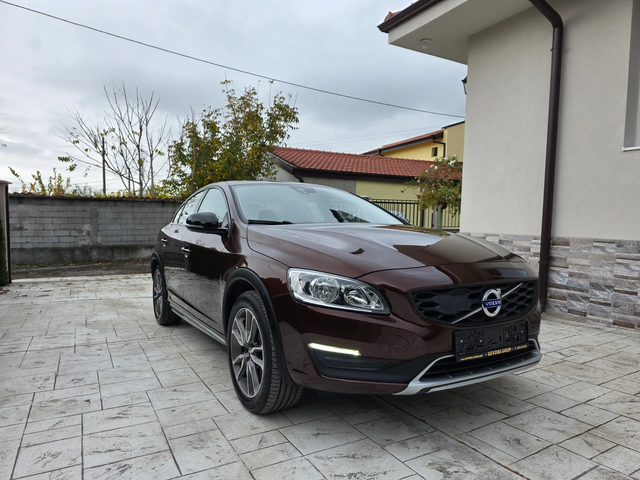 Volvo S60 2.4 D CROSS COUNTRY AWD KATO HOBA - автомобили, коли, обяви за нови и употребявани 2