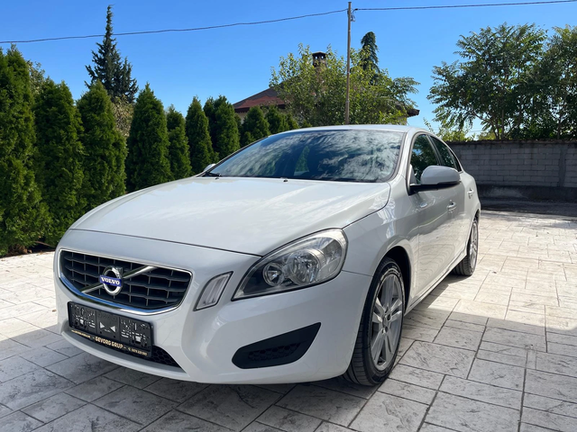 Volvo S60 2.0 D - автомобили, коли, обяви за нови и употребявани 0