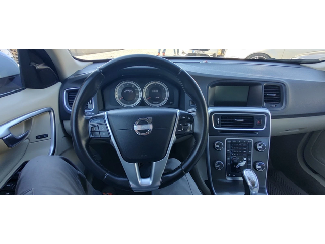 Volvo S60 - автомобили, коли, обяви за нови и употребявани 6