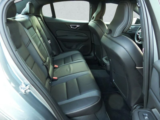 Volvo S60 T5 R-Design - автомобили, коли, обяви за нови и употребявани 4