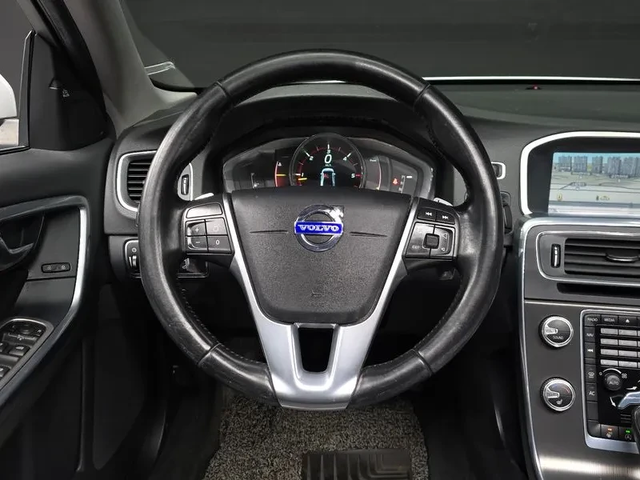 Volvo S60 1.6D - автомобили, коли, обяви за нови и употребявани 12