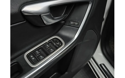 Volvo S60 1.6D - автомобили, коли, обяви за нови и употребявани 16