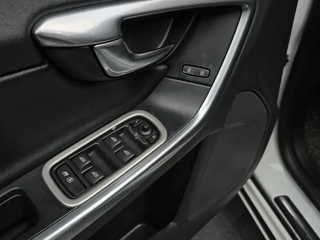 Volvo S60 1.6D - автомобили, коли, обяви за нови и употребявани 16