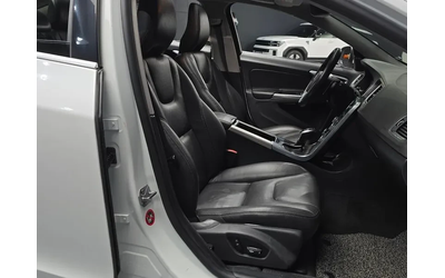 Volvo S60 1.6D - автомобили, коли, обяви за нови и употребявани 9