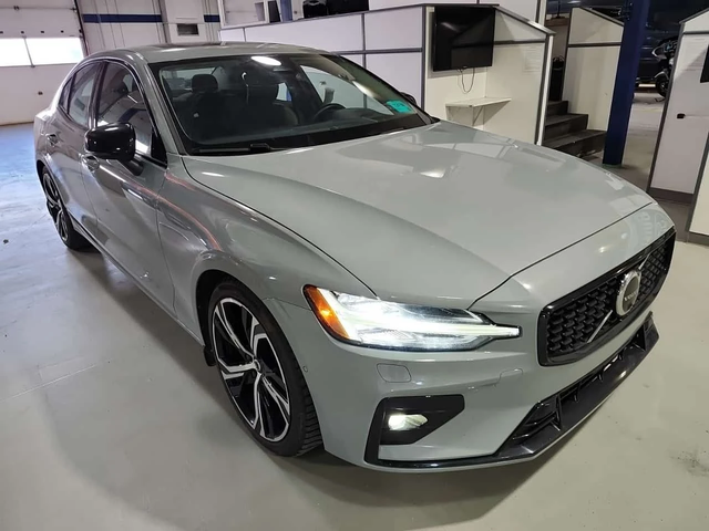 Volvo S60 ULTIMATE DARK THEME| HUD| 360| PANO| 2 KЛЮЧА| - автомобили, коли, обяви за нови и употребявани 1
